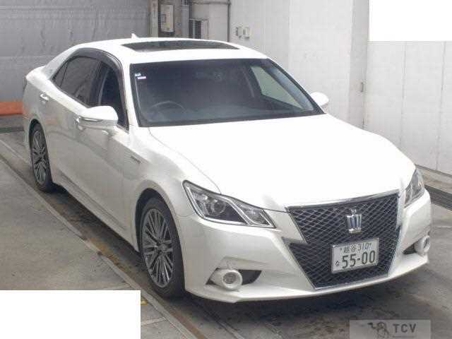 2014 Toyota Crown Hybrid