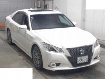 2014 Toyota Crown Hybrid