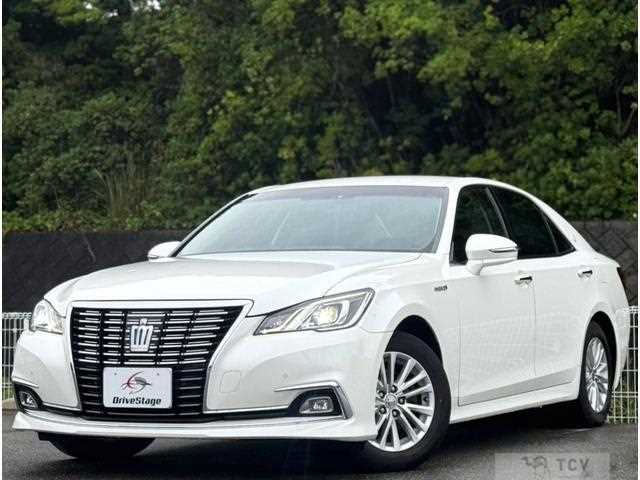 2016 Toyota Crown Hybrid