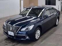2014 Toyota Crown Hybrid