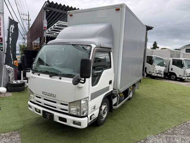 2013 Isuzu Elf Truck