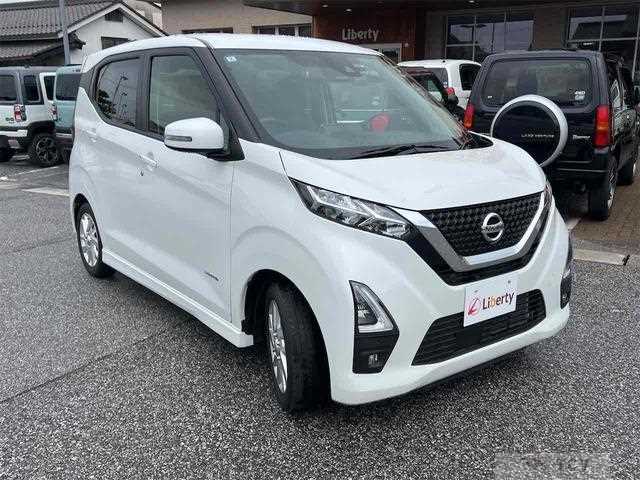 2022 Nissan Nissan Others