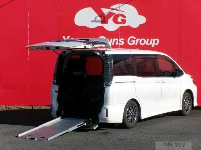 2014 Toyota Voxy