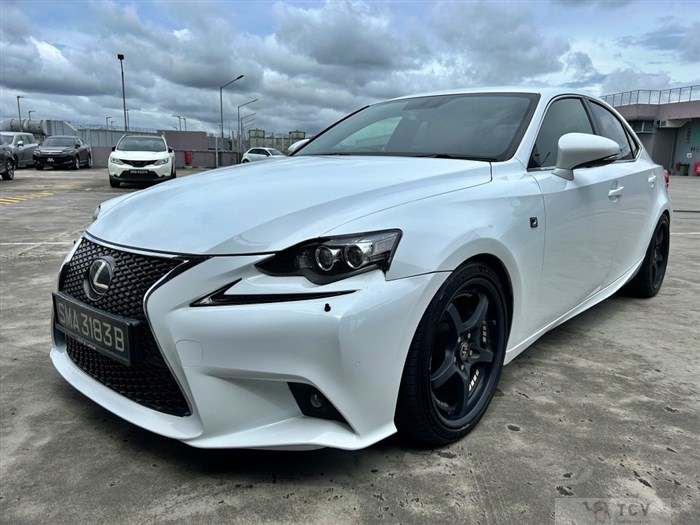 2016 Lexus IS