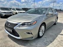 2016 Lexus ES