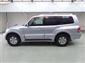 2004 Mitsubishi Pajero