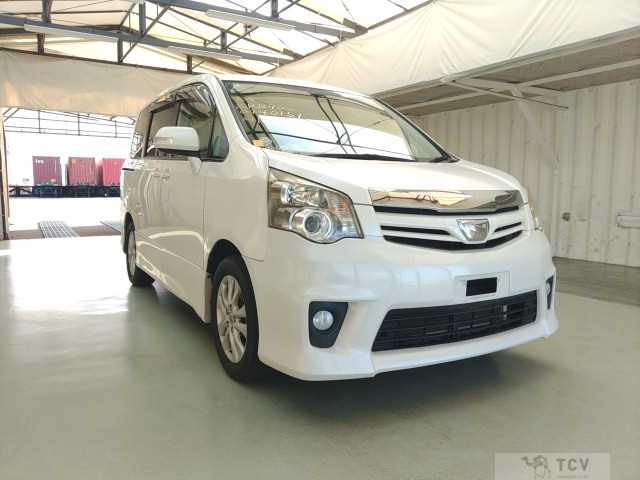 2011 Toyota Noah