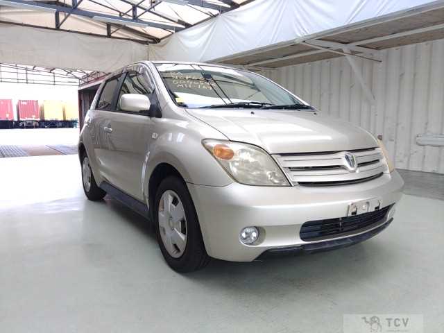 2003 Toyota IST