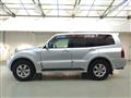 2006 Mitsubishi Pajero