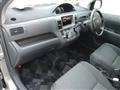 2006 Toyota Raum