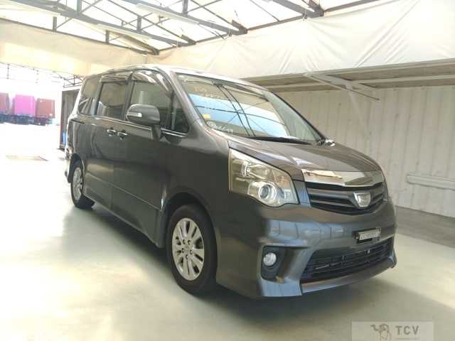 2013 Toyota Noah