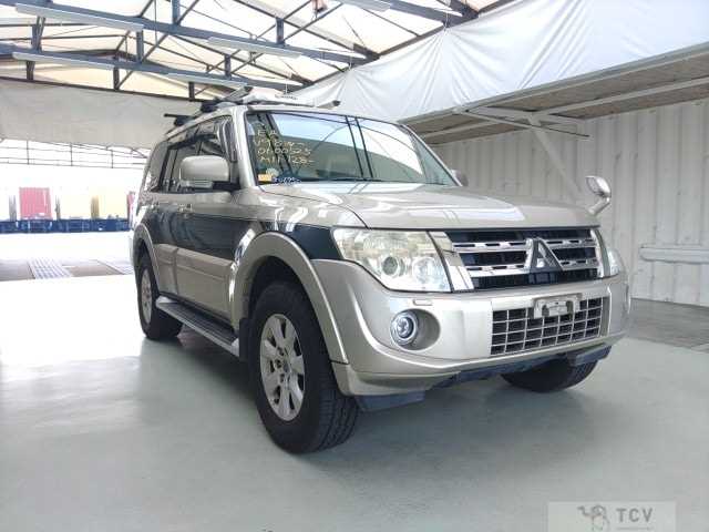 2013 Mitsubishi Pajero