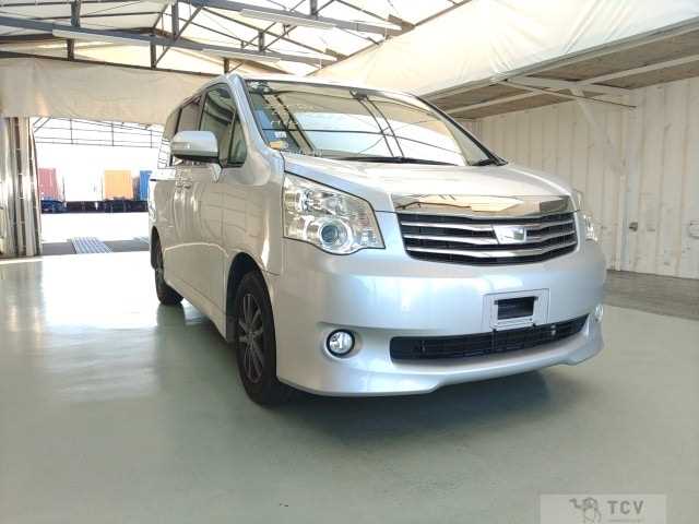 2013 Toyota Noah