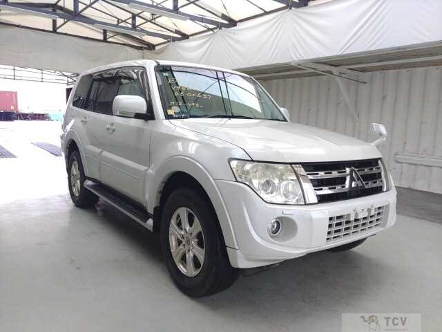2013 Mitsubishi Pajero