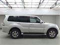 2013 Mitsubishi Pajero
