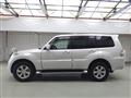 2013 Mitsubishi Pajero