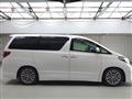 2013 Toyota Alphard