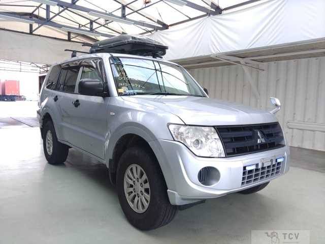 2013 Mitsubishi Pajero