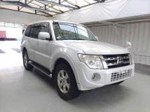 2013 Mitsubishi Pajero