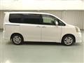 2011 Toyota Noah