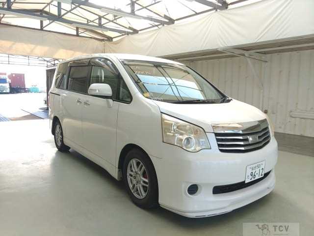 2011 Toyota Noah
