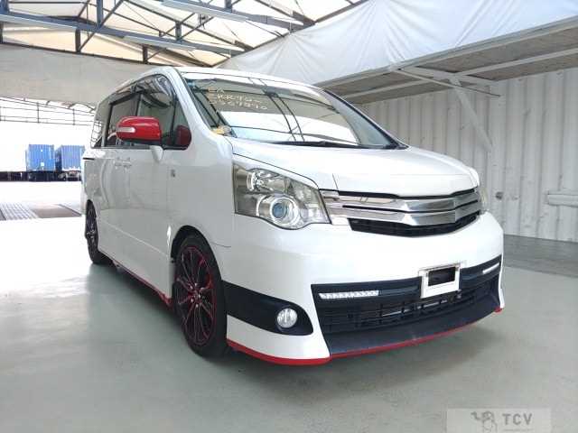 2013 Toyota Noah