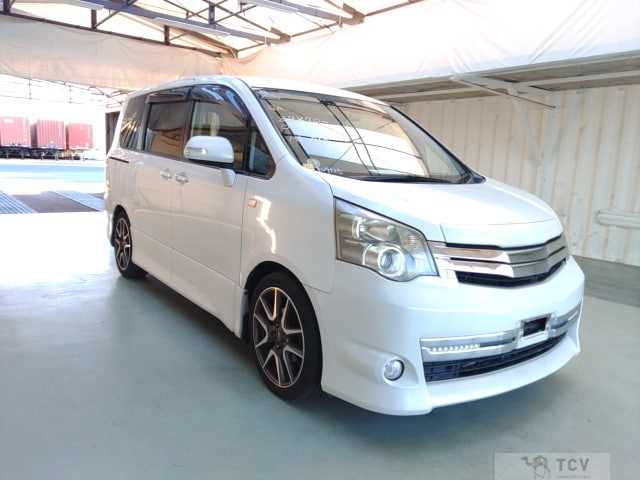 2011 Toyota Noah