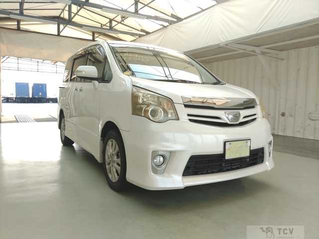 2011 Toyota Noah