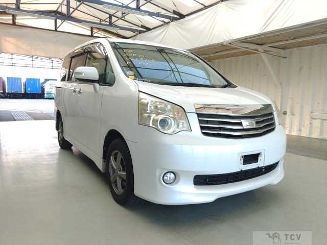 2011 Toyota Noah