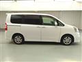 2011 Toyota Noah