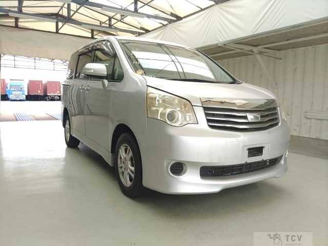 2013 Toyota Noah