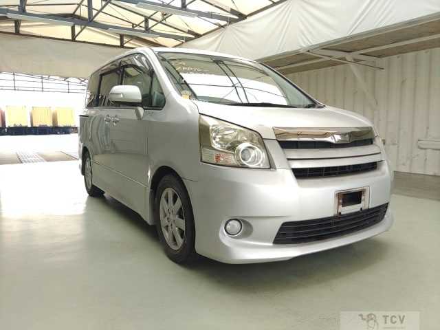 2009 Toyota Noah