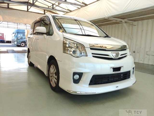 2013 Toyota Noah