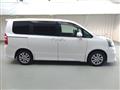 2010 Toyota Noah