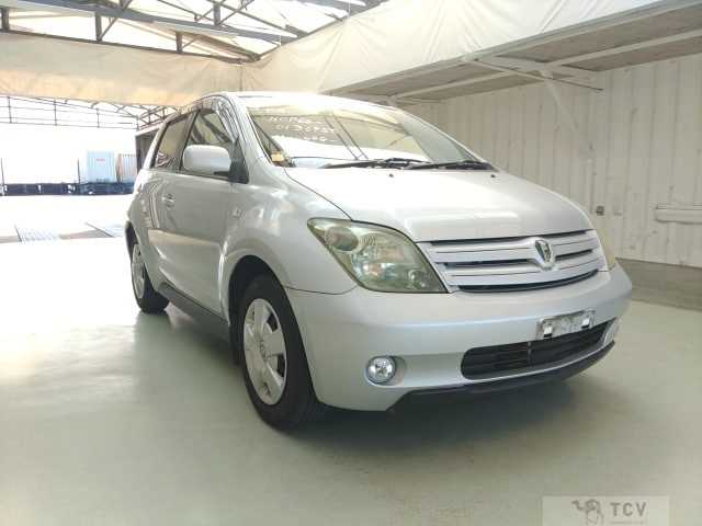 2004 Toyota IST