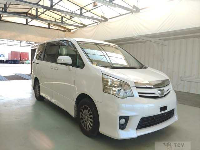 2010 Toyota Noah