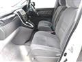 2005 Toyota Alphard