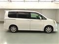 2009 Toyota Noah