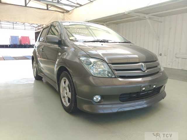 2004 Toyota IST