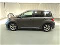 2004 Toyota IST