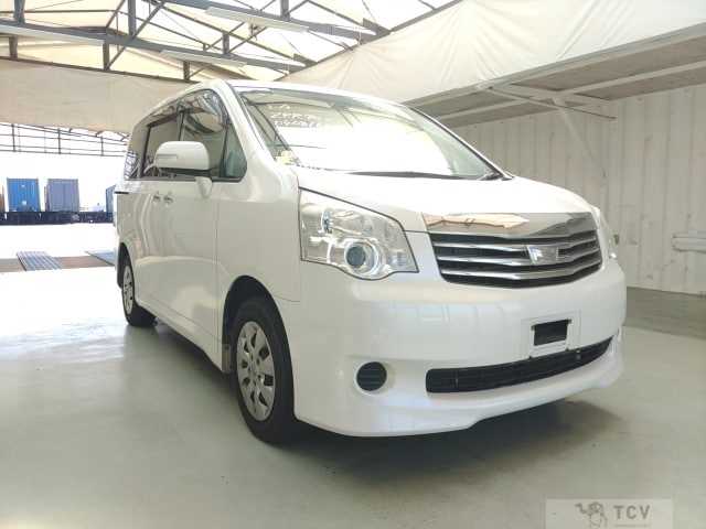 2011 Toyota Noah