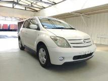 2004 Toyota IST