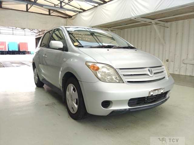 2004 Toyota IST