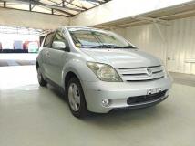 2005 Toyota IST