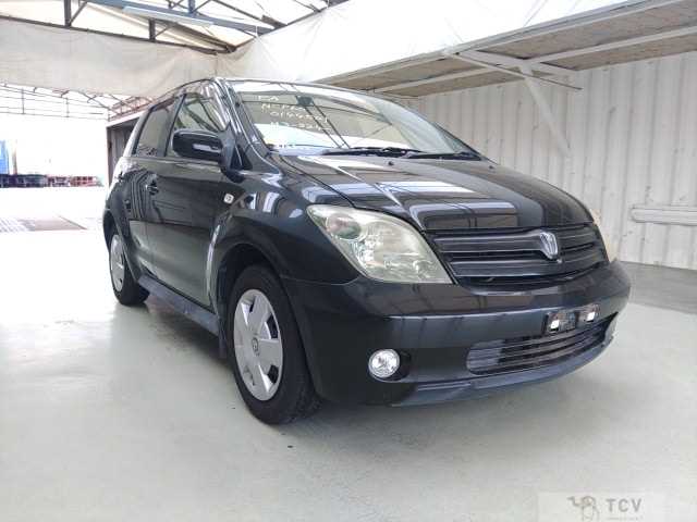 2004 Toyota IST