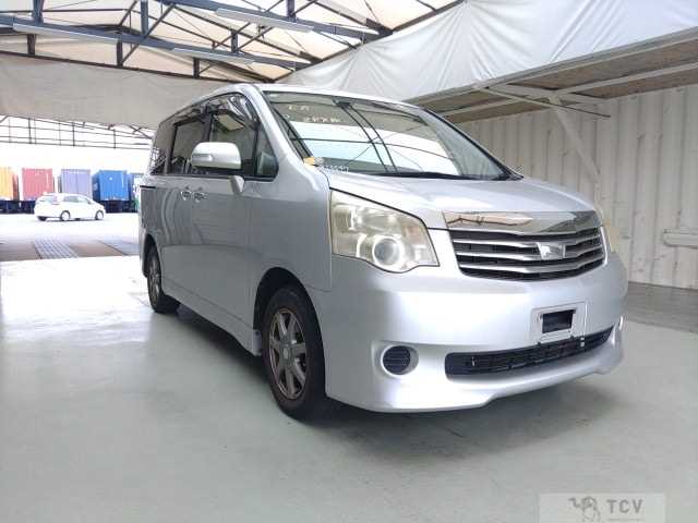 2012 Toyota Noah