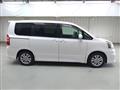 2011 Toyota Noah