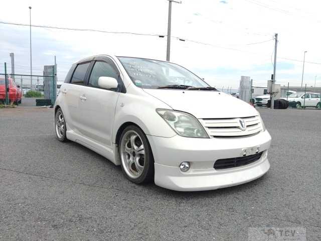 2003 Toyota IST