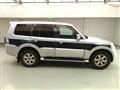 2011 Mitsubishi Pajero