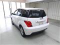 2005 Toyota IST